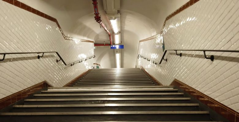 estacion abbesses metro paris