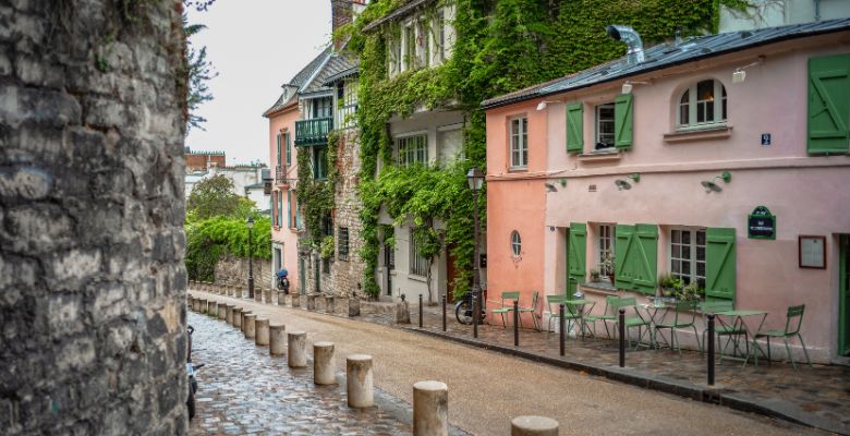 pasear por calles de montmartre
