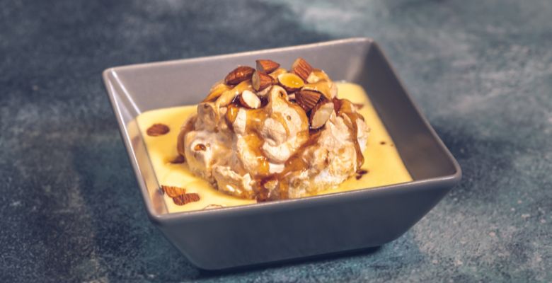 Île flottante postre