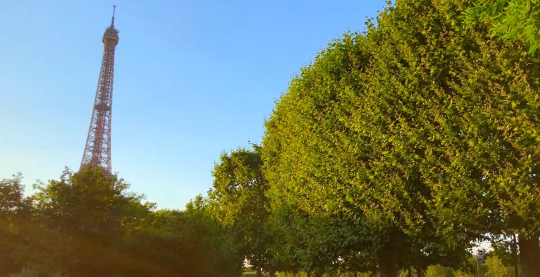 campo de marte al atardecer
