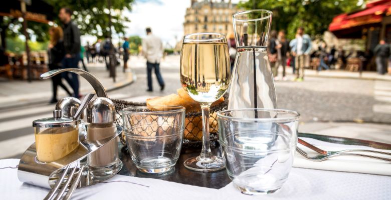 pedir jarra de agua en restaurantes de paris
