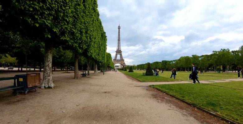 torre eiffel desde campo de marte